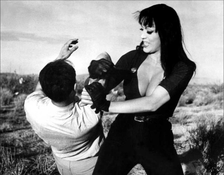 Varla (Tura Satana) gets her fight on